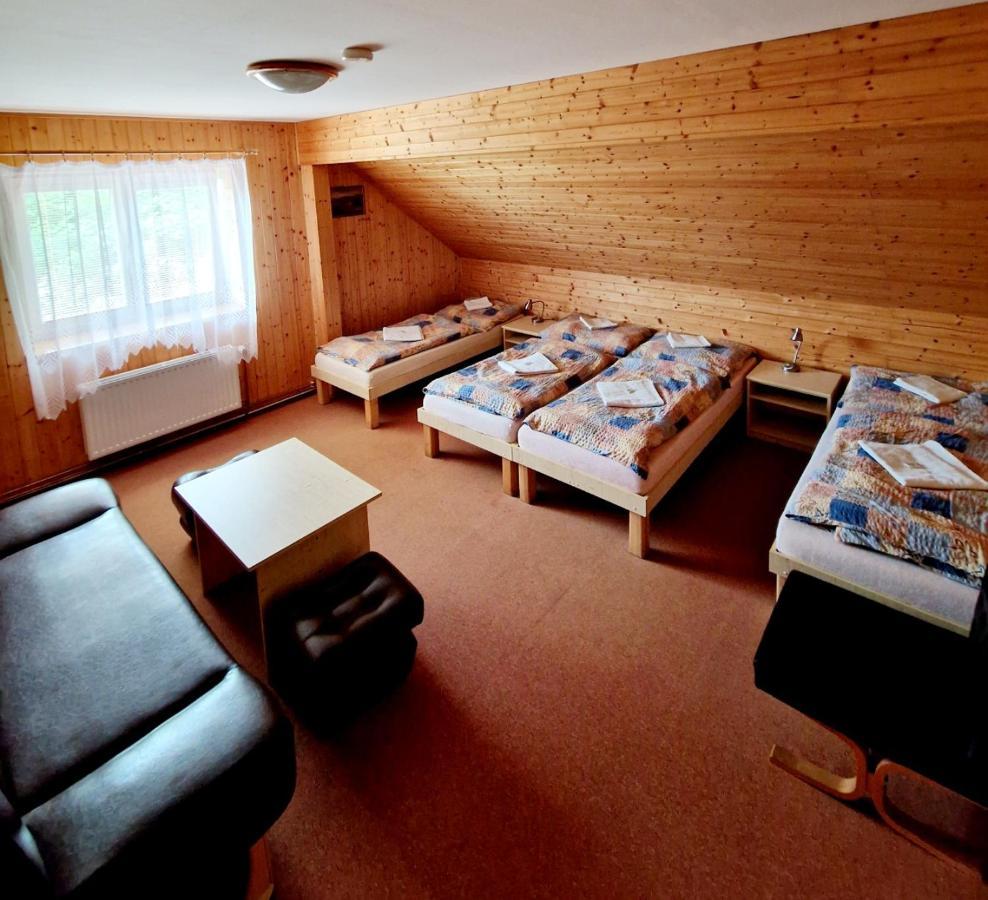Hostinec U Reky Hotel Остравице Екстериор снимка