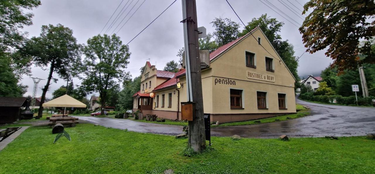 Hostinec U Reky Hotel Остравице Екстериор снимка
